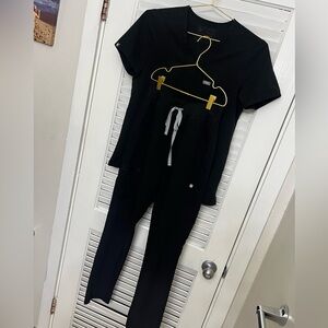 FIGS SET-Black (top small, pant small tall)